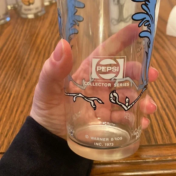 Vintage Looney Tunes Warner Brothers 1970’s Pepsi Collector Glasses - Picture 10 of 11